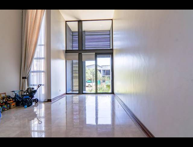 5 BEDROOM HOUSE FOR SALE IN COPPERLEAF ESTATE